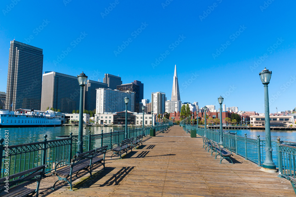 Naklejka premium San Francisco downtown from pier 7 California