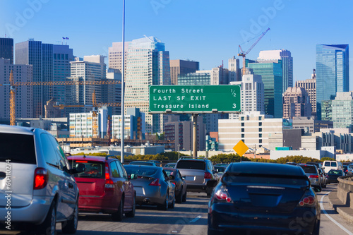 Canvas Print San Francisco city traffic in rush hour with downtown skyline