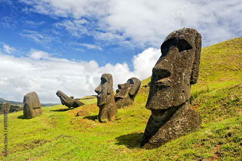 Obraz na plátně Rano Raruku Moai