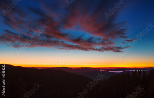Sunrise over the mountains © ValentinValkov