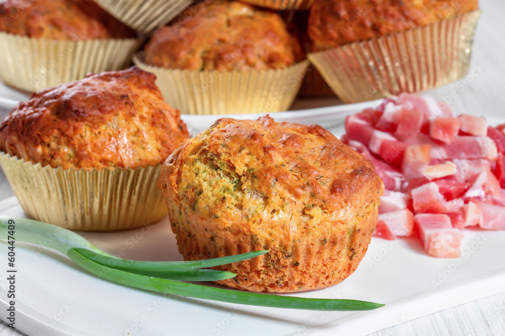 Muffins with cheese, bacon and herbs Muffins with cheese, bacon and herbs