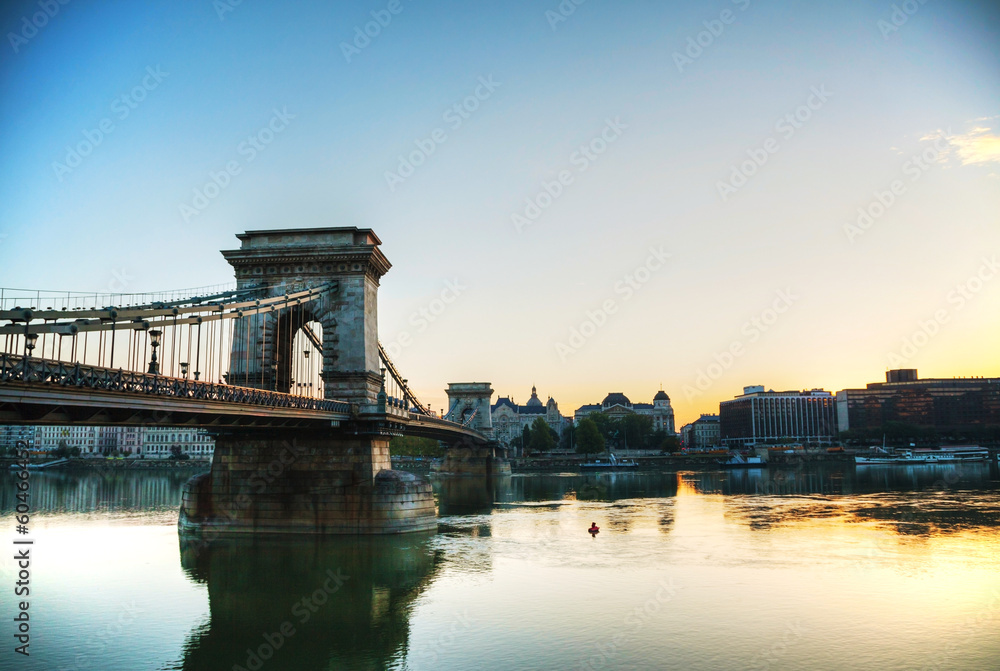 Fototapeta premium Szechenyi chain bridge in Budapest, Hungary
