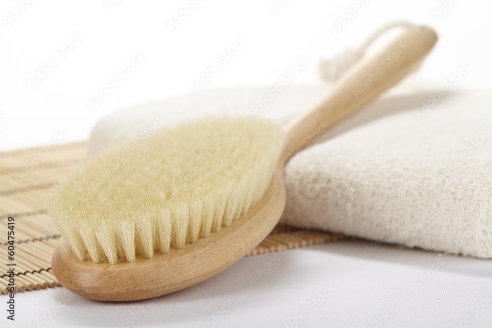 Wellness - Massagebürste mit Handtuch Wellness - Massagebürste mit Handtuch