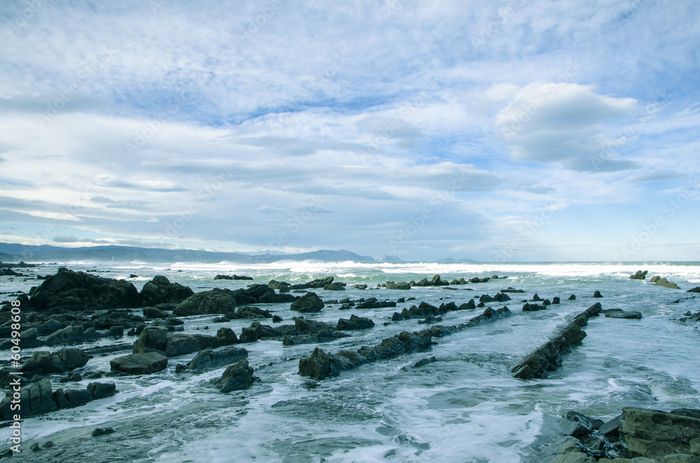 Obraz premium Sunrise over the beautiful cliff of barrika (Basque Country)
