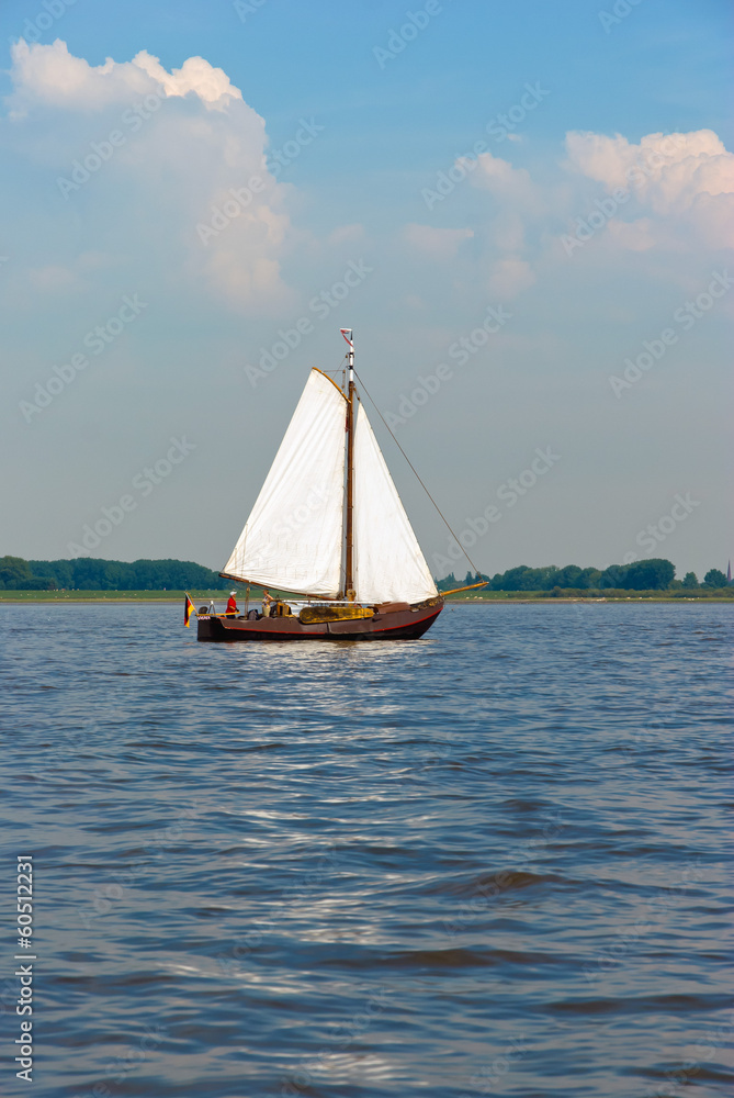 Fototapeta premium Segelboot auf See