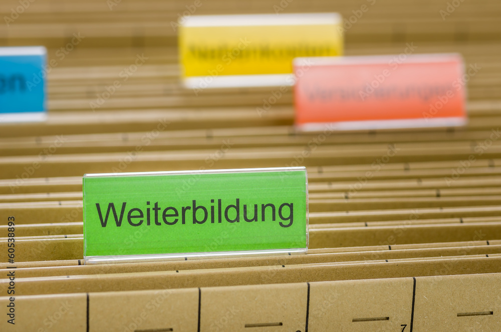 Hängemappen mit der Beschriftung Weiterbildung Hängemappen mit der Beschriftung Weiterbildung