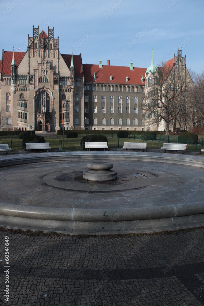 Naklejka premium Brunnenplatz und Amtsgericht Berlin-Wedding