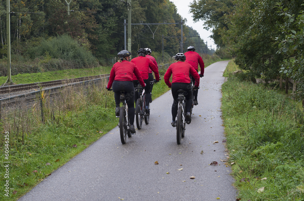 Obraz premium people biking