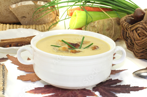 frische leckere Maronensuppe