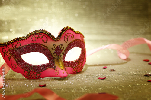 Fototapeta Naklejka Na Ścianę i Meble -  Vintage pink carnival mask