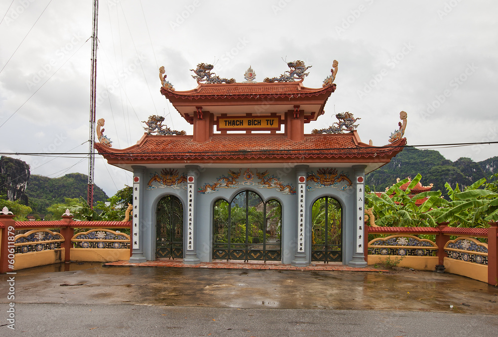 Fototapeta premium Thach Bich temple. Van Lam village, Vietnam