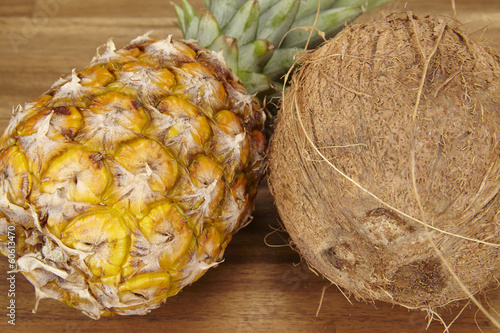 Ananas und Kokosnuss - Close Up