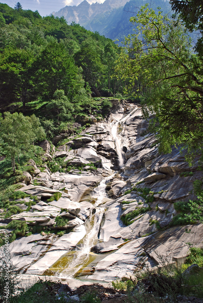 Der Wasserfall von Gondo am Simplonpass