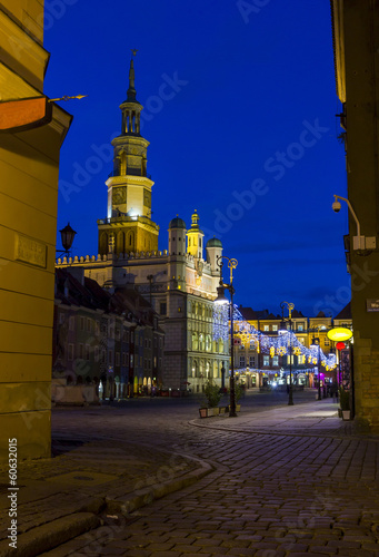 Night photo of an old town square and city hall in Poznan, Polan