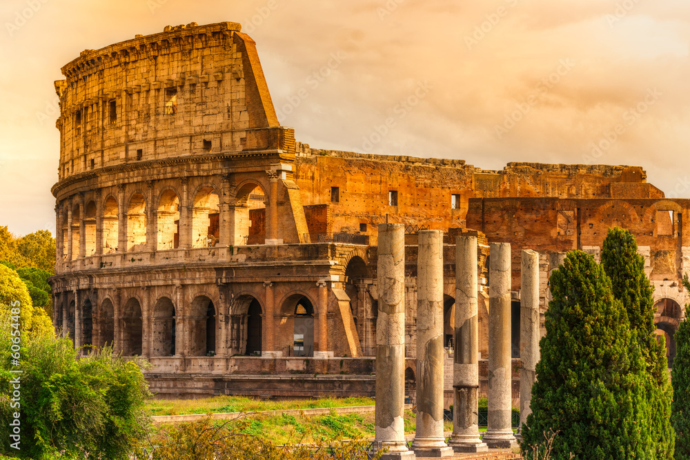Obraz premium The Majestic Coliseum, Rome, Italy.