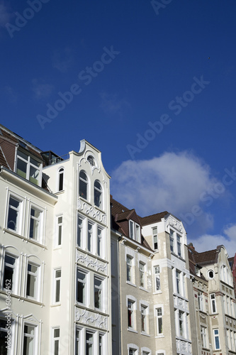 Fassade eines Mehrfamilienhauses in Kiel  Deutschland