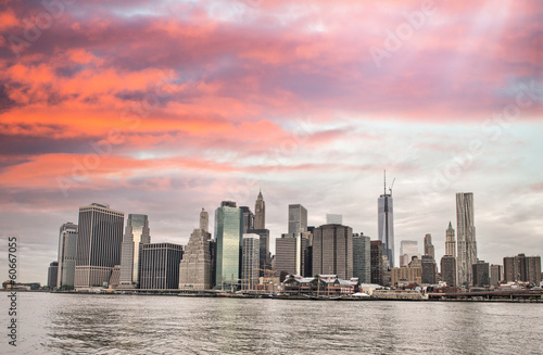 Beautiful view of lower Manhattan skyline at summer sunset © jovannig