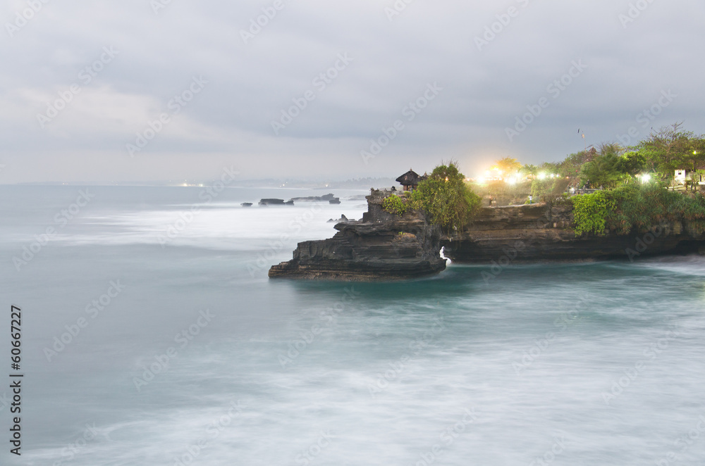 Fototapeta premium The Tanah Lot Temple, the most important indu temple of Bali, In
