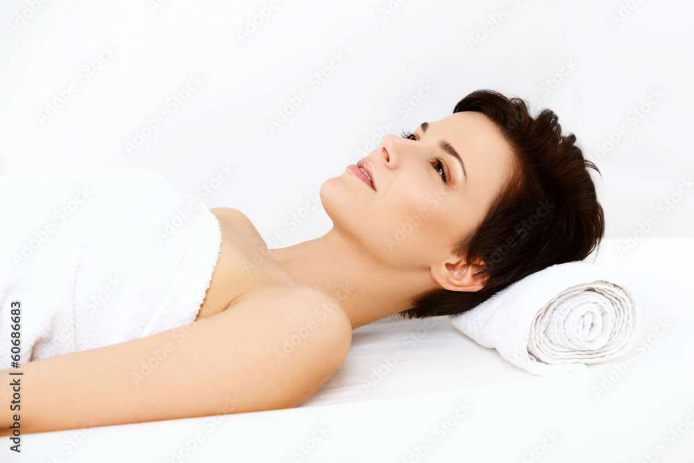 Beautiful Woman in Spa Salon Gets Relaxing Treatment. Beautiful Woman in Spa Salon Gets Relaxing Treatment.