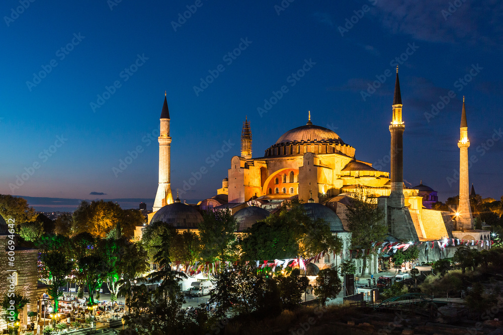 Obraz premium Hagia Sophia w Stambule w Turcji w nocy