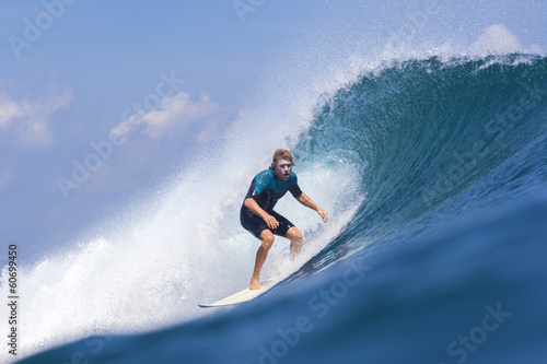 Surfing a wave © trubavink