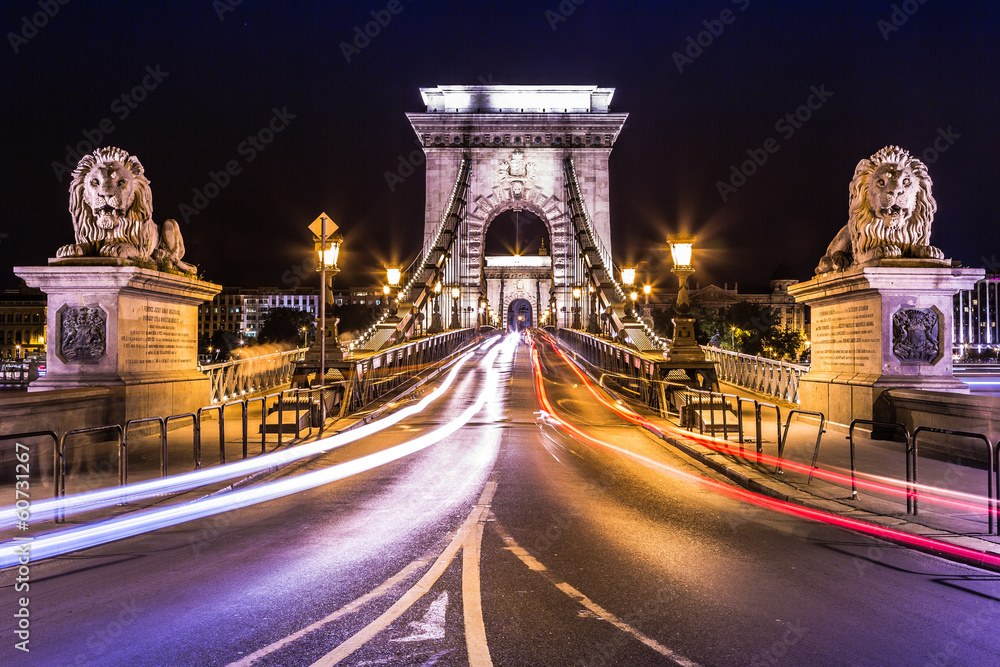 Night view of the famous Chain Bridge in Budapest, Hungary. The