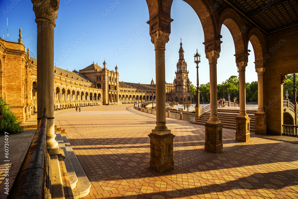 Fototapeta premium Spanish Square (Plaza de España) in Sevilla at sunset, Spain.
