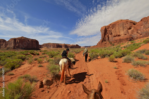 randonn  e    cheval    Monument Valley  Arizona
