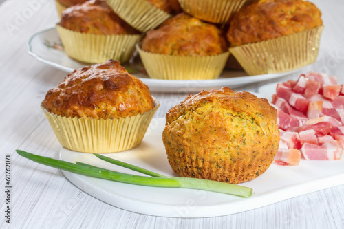 Muffins with cheese, bacon and herbs
