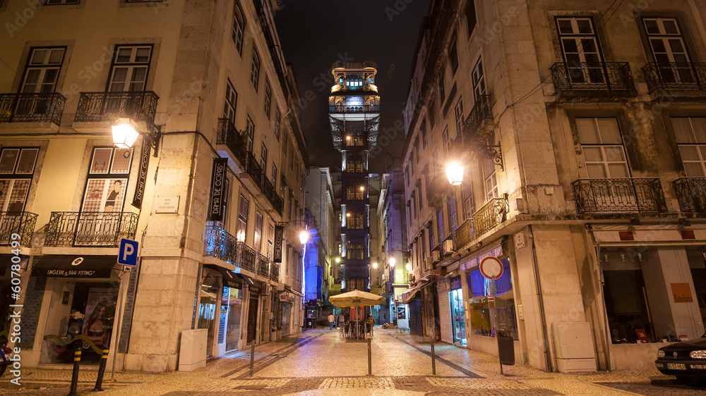 Fototapeta premium Santa Justa elevator at night, Lisbon.