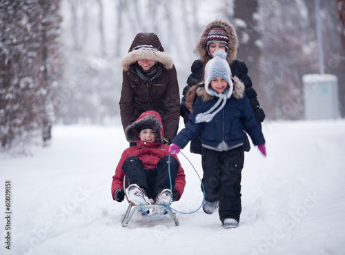 Konstfotografi Family snow fun