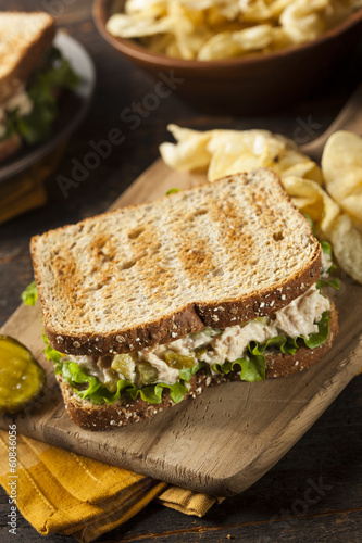 Healthy Tuna Sandwich with Lettuce