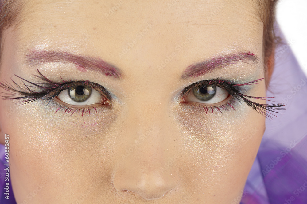 Fototapeta premium Frau mit extreme MakeUp - Kosmetik