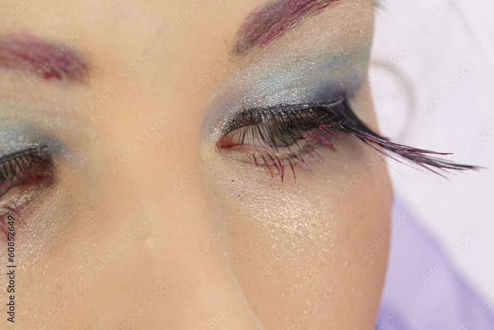 Fototapeta premium Frau mit extreme MakeUp - Kosmetik