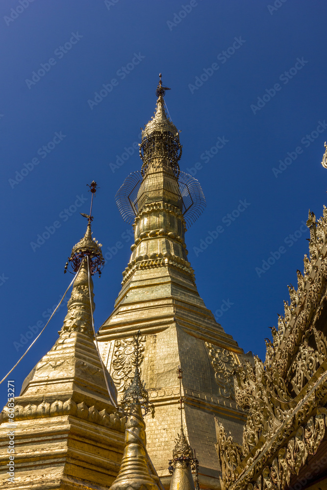 Fototapeta premium Sule Pagoda main zedi