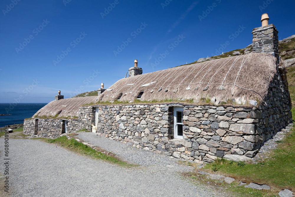 Φωτογραφία Two traditional blackhouses at Gearrannan Village, Isle of Lewis