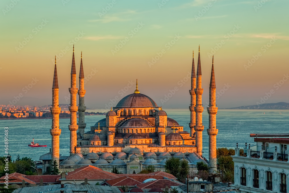 Obraz premium Błękitny Meczet w Stambule w zachodzie słońca