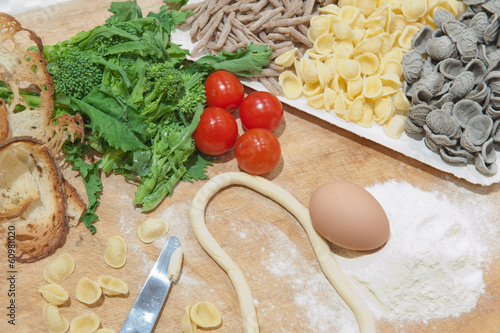 Tagliere di pasta fresca in Italia, Puglia, dieta mediterranea
