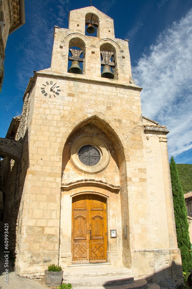 Fototapeta premium Eglise du village de Rousset-les-Vignes en Provence