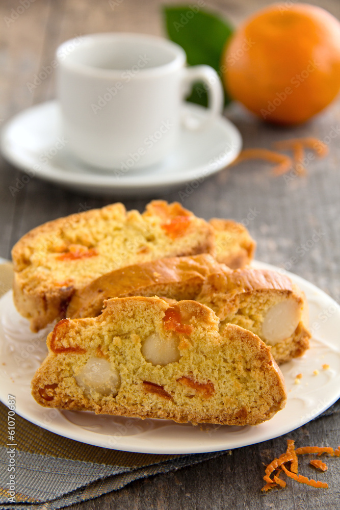 Fragrant biscotti with orange and macadamia nuts. Fragrant biscotti with orange and macadamia nuts.