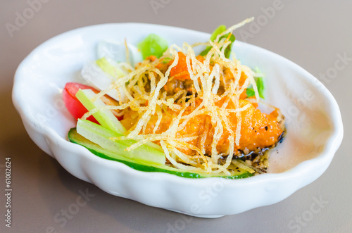 Salad fried fish