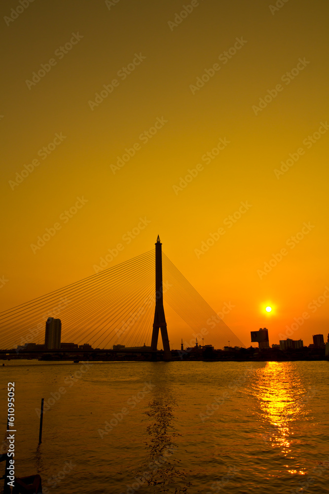 Obraz premium Rama VIII Bridge in the sunset, Bangkok of Thailand