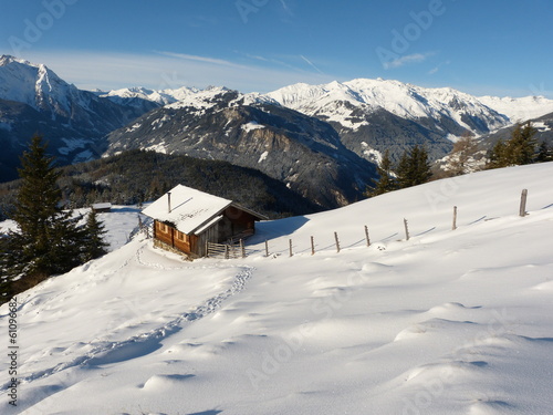 Schneespur zur Schihütte