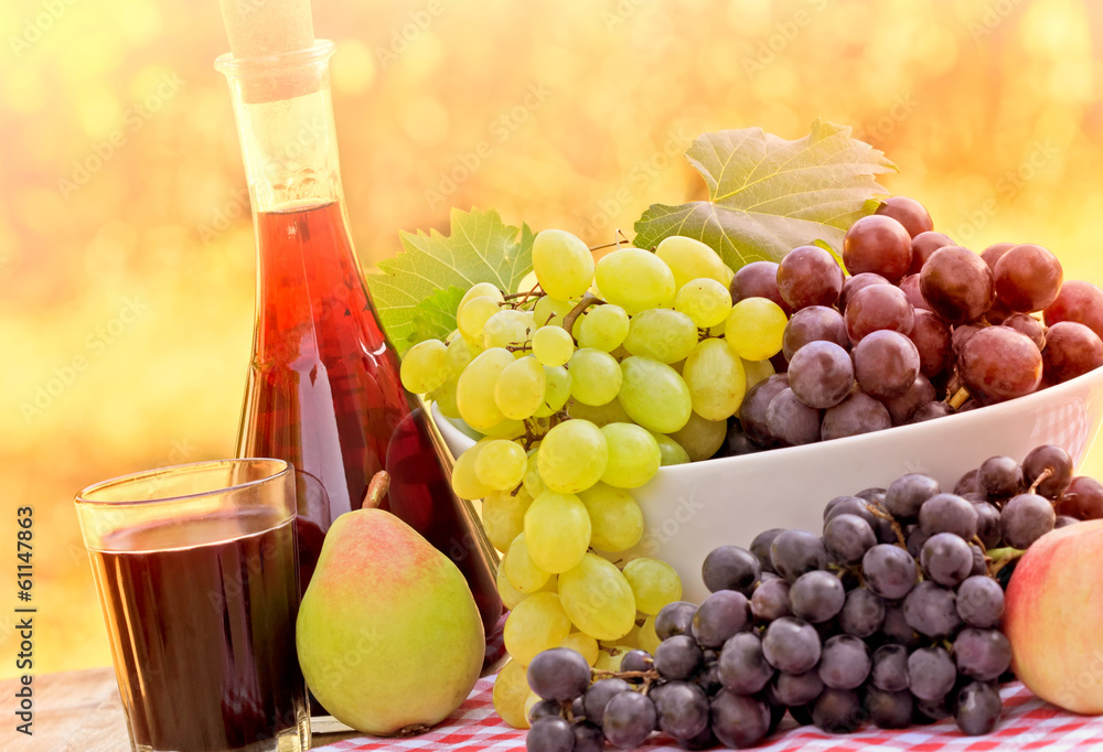Red wine and grapes Red wine and grapes
