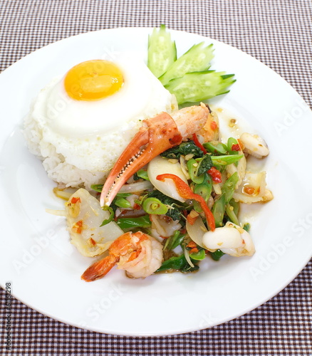 fried basil leave with seafood and white rice