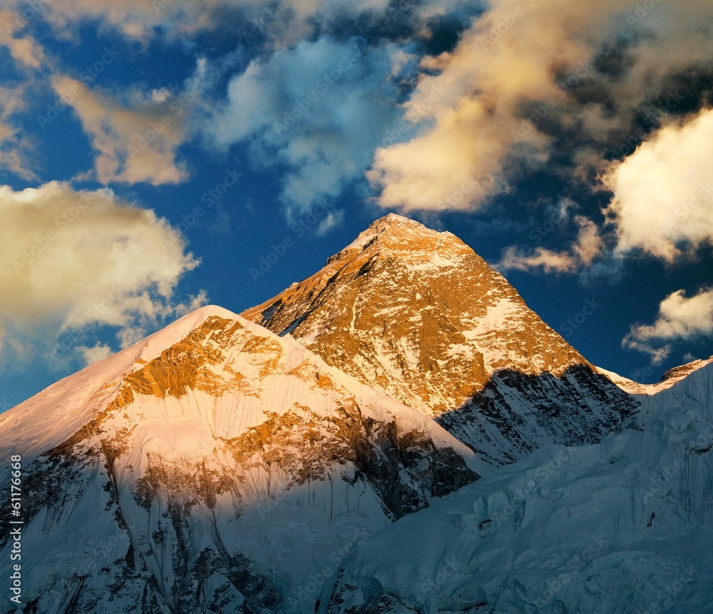 Evening colored view of Everest from Kala Patthar - Nepal