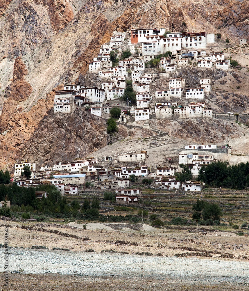 Obraz premium Karsha gompa - buddhist monastery in Zanskar valley - Ladakh