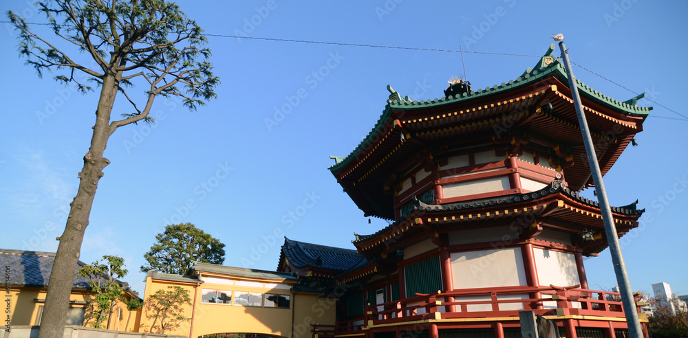 Obraz premium Benten Do Temple in Famous Ueno park area, Tokyo Japan