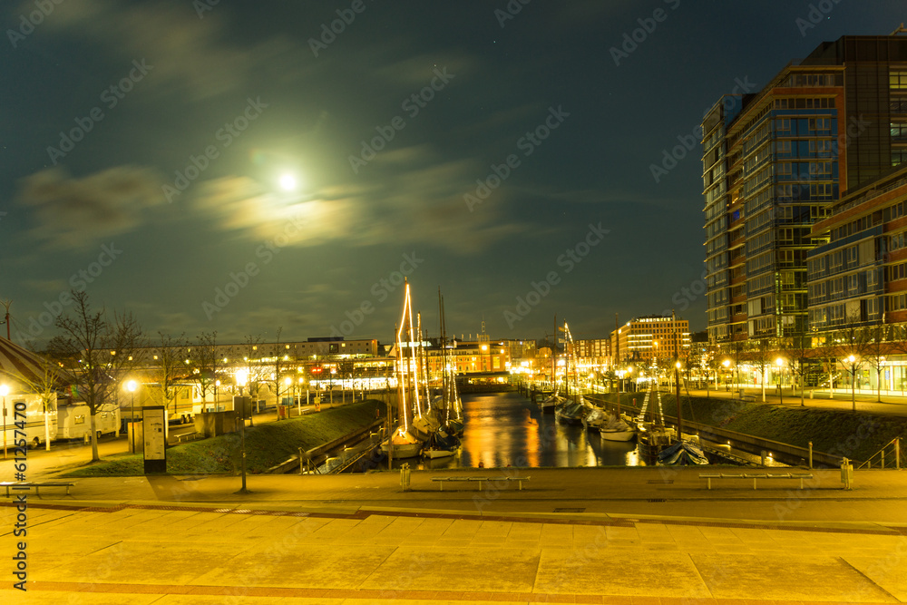 Fototapeta premium Kiel illuminated skyline