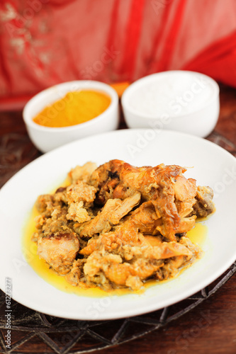 Chicken with turmeric, banana and coconut